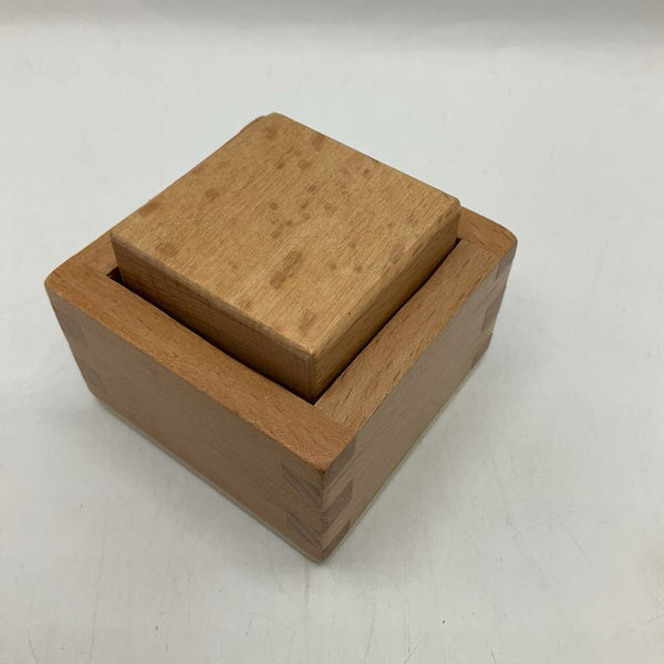 Single Square Wooden Puzzle