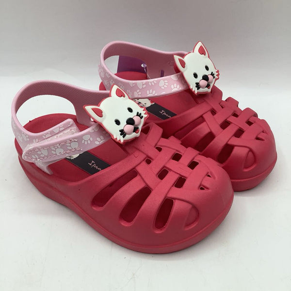 Size 6: Ipanema Pink Cat Velcro Strap Sandals