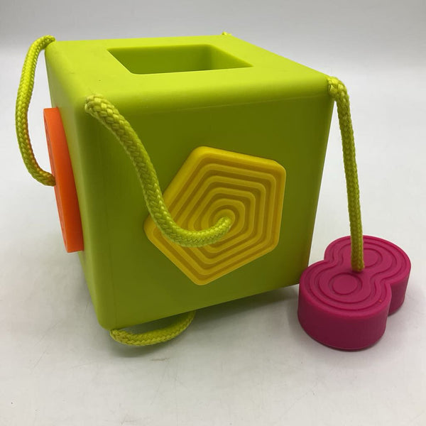 Fat Brain Oombee Cube