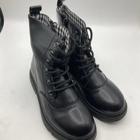 Size 2.5Y: Dadawen Black Lace Up Boots -NEW