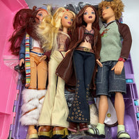 Pink/Purple Storage Case w/ 4 Bratz Dolls And Assorted Accessories