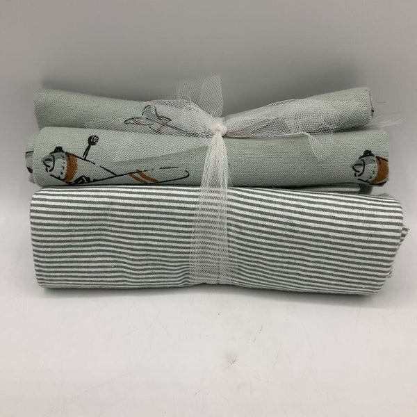 Green Stripe/Plane Print 2pc Swaddle NEW