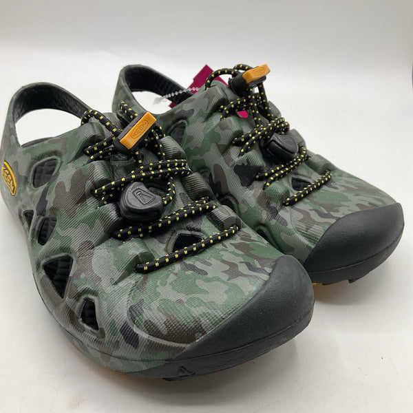 Size 11: KEEN Green Camo Slip On Toggle Rubber Sandals