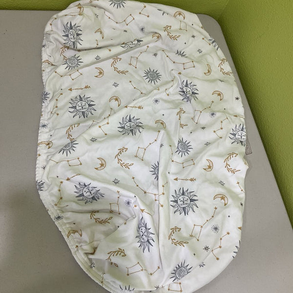 Amke White Sun & Stars Print Fitted Bassinet Sheet