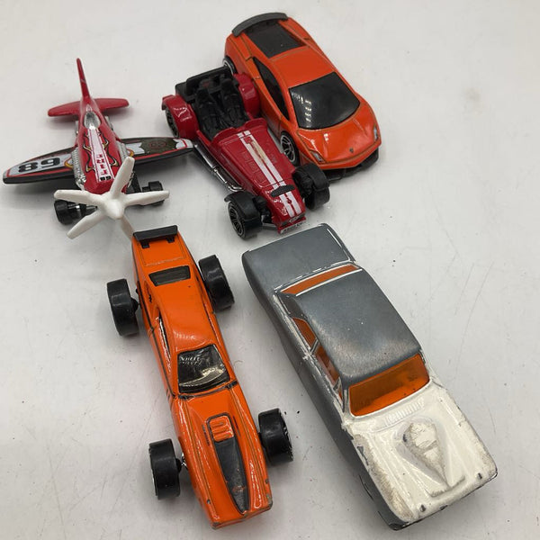 Bag of Assorted Hot Wheels / Matchbox Cars
