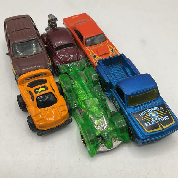 Bag of Assorted Hot Wheels / Matchbox Cars