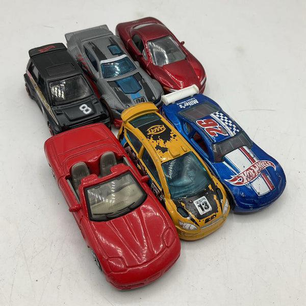 Bag of Assorted Hot Wheels / Matchbox Cars