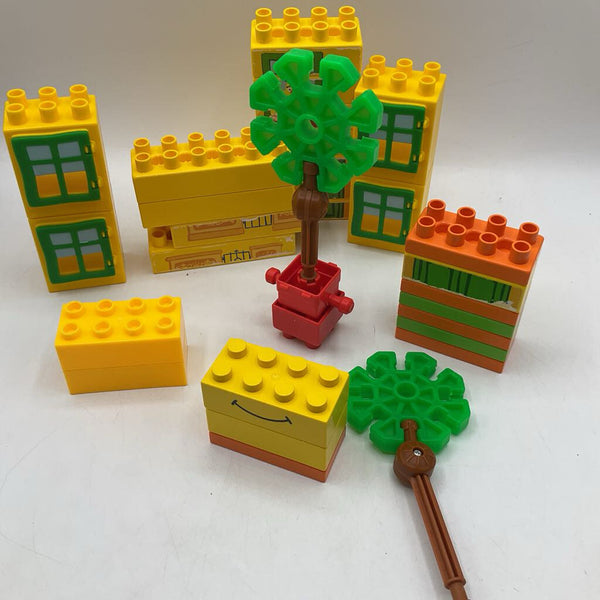 Gallon Bag Of Assorted Sesame Street Duplos