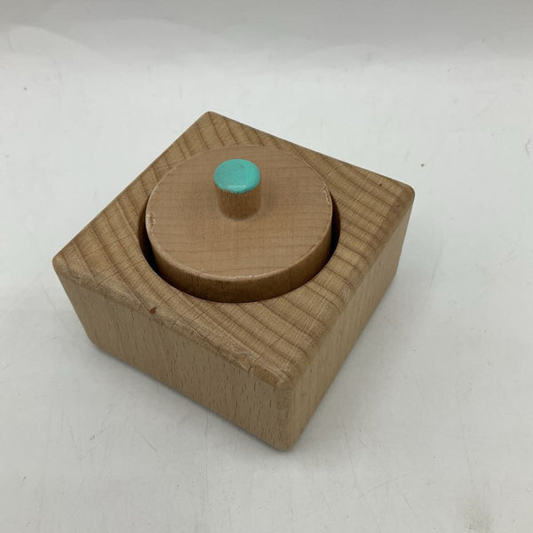 Lovevery Wooden Pincer Puzzle