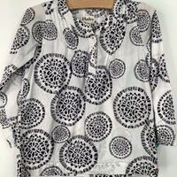 Size 4: Hatley White/Black Circles Long Sleeve Shirt