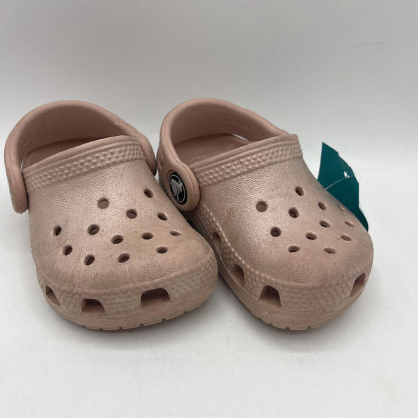 Size 4: Crocs Pink Shiny Sandals
