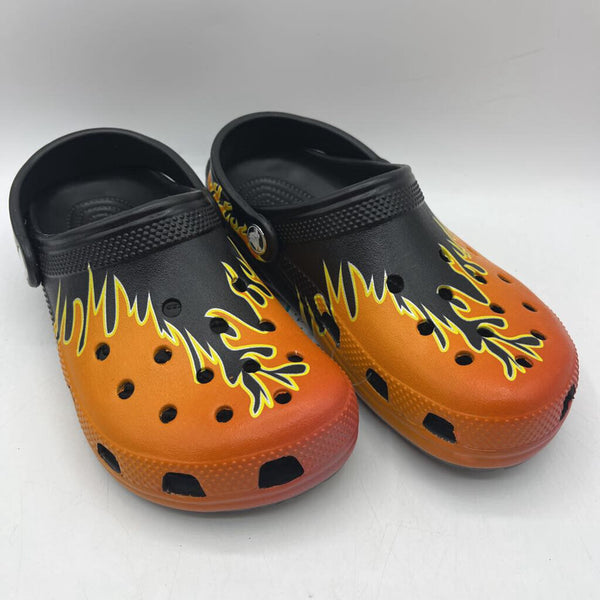 Size 3Y: Crocs Black Flame Print Adjustable Strap Shoes- NEW W/Tag