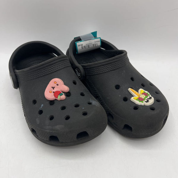 Size 10: Crocs Black Adjustable Strap Shoes