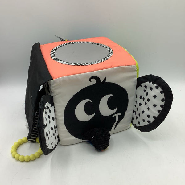 High Contrast Plush Sensory Cube