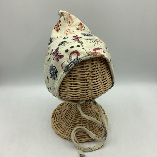 12-18m: Kate Quinn Creme Snake/Bug Print Baby Hat