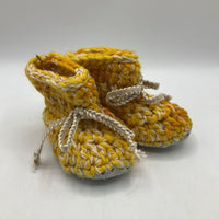 Size 0-3m: Yellow Knitted Fuzzy Slippers