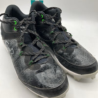 Size 6Y: Under Armour Black Lace-Up Football Cleats