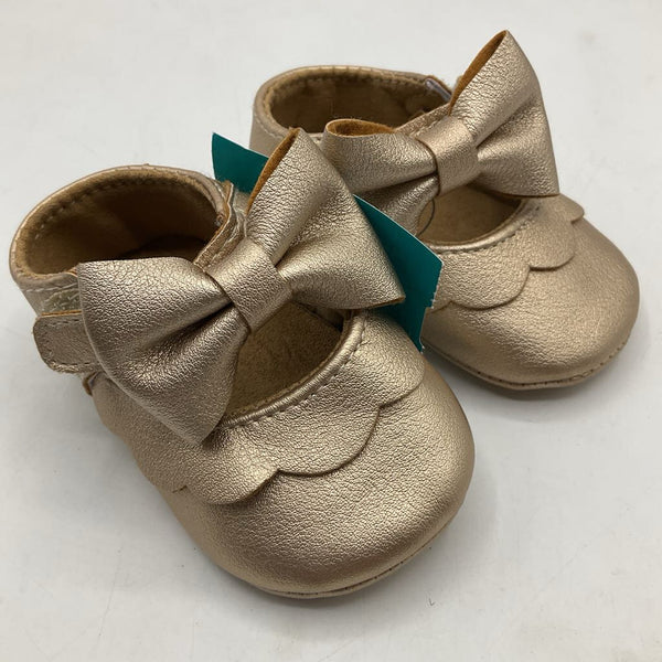 Size 0-3m: Myggpp Golden Shimmery Soft Sole Velcro Mary Janes