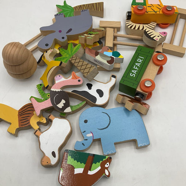 Assorted Wooden Safari Set