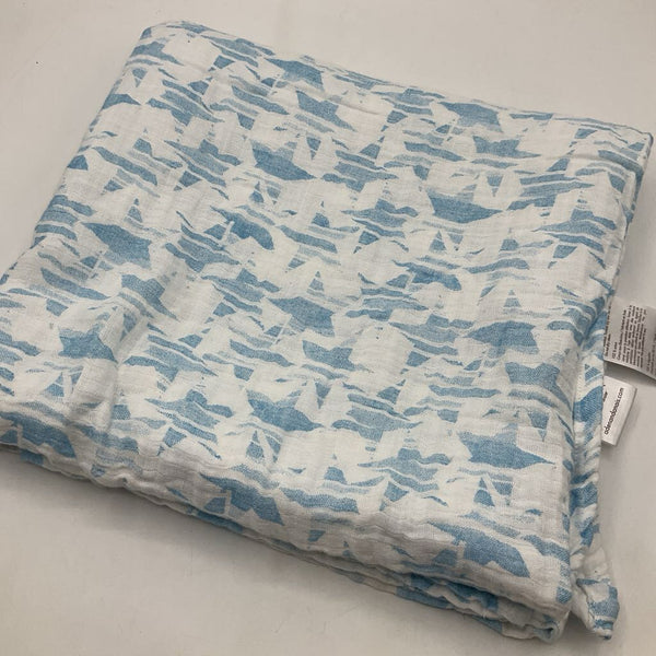 Aden + Anais White/Blue Stars Swaddle Blanket