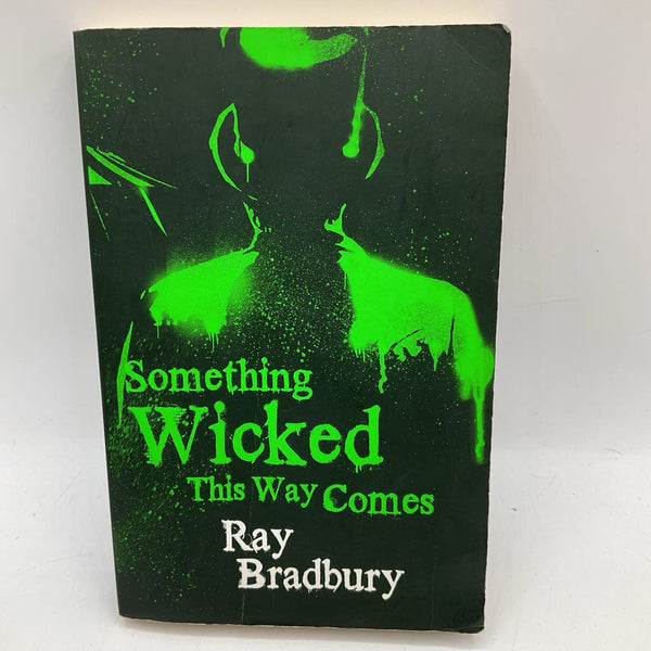 Something Wicked This Way Comes (paperback)