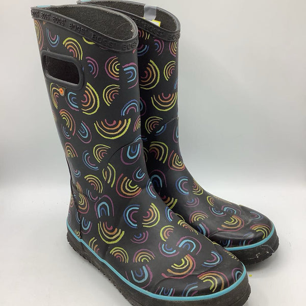 Size 6Y: Bogs Black Rainbow Print Rain Boots