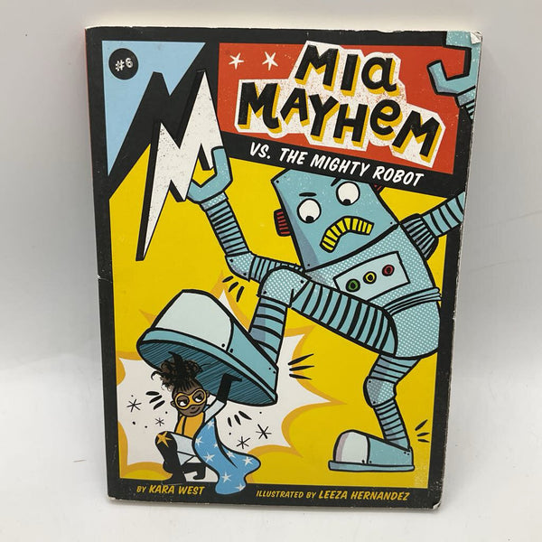 Mia Mayhem Vs. The Mighty Robot (Paperback)