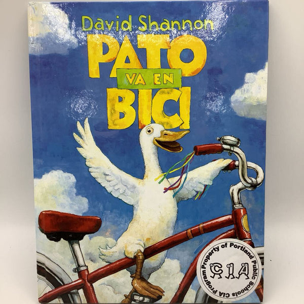 Pato Va En Bici (hardcover)