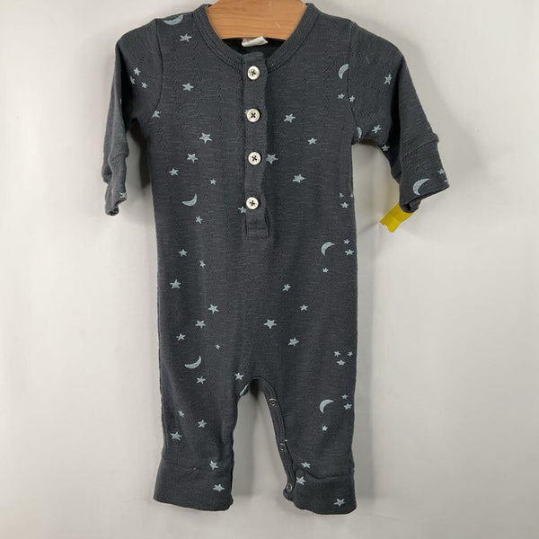 Size 0-3m: Kate Quinn Grey Stars eyelet 1pc PJs