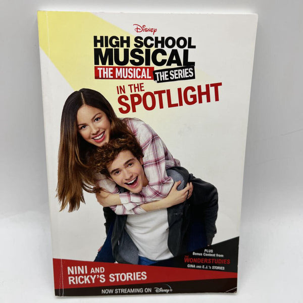 High School Musical The Musical The Series In The Spotlight (paperback)