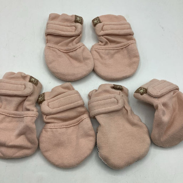 Size 0-3m: Goumi Pink Baby Mittens