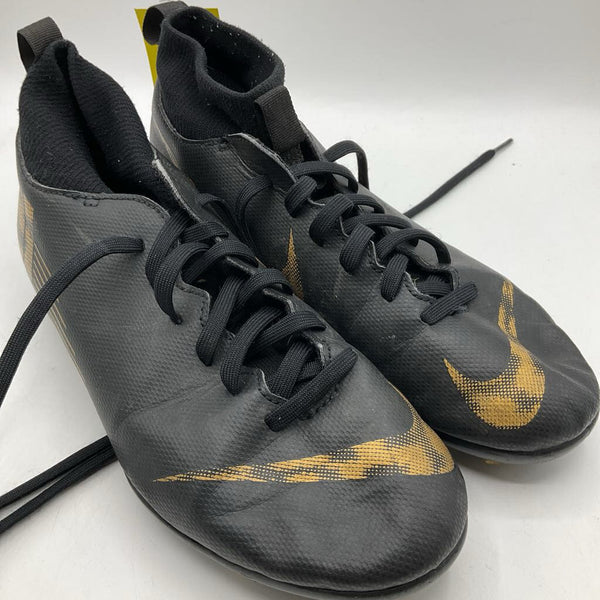Size 5.5Y: Nike Black/Gold Lace-Up Soccer Cleats