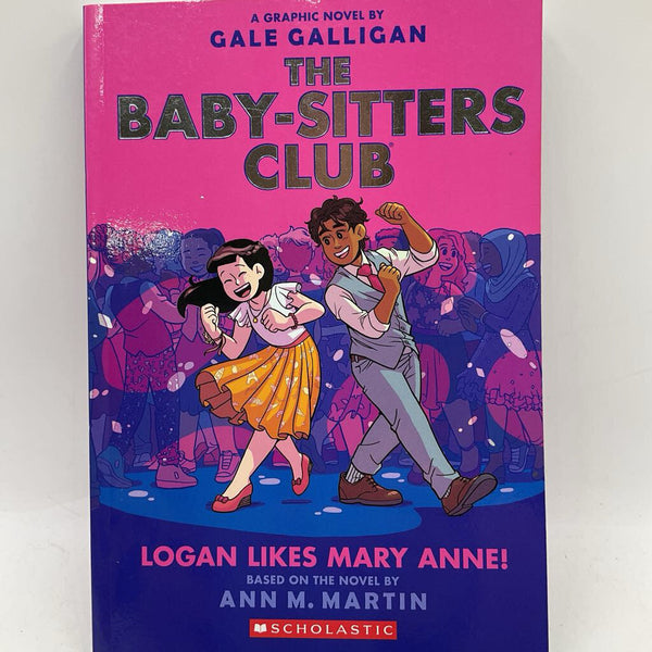 The Baby Sitter Club Logan Likes Mary Anne (paperback)