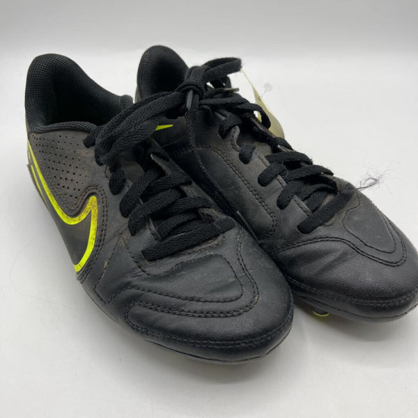Size 1Y: Nike Black/Yellow Lace-Up Soccer Cleats