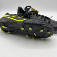 Size 1Y: Nike Black/Yellow Lace-Up Soccer Cleats