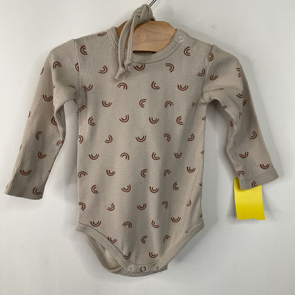 Size 3-6m(60): Quincy Mae Creme/Brown Rainbow Long Sleeve Onesie w/ Hat