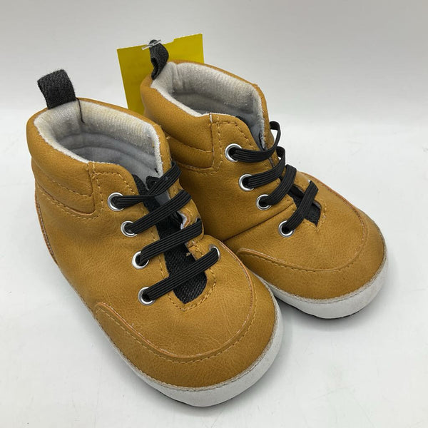 Size 9-12m: Mossy Oak Tan Soft Soled Snip-On Shoes