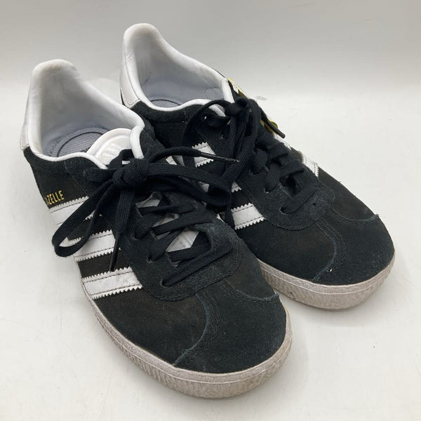 Size 2Y: Adidas Black/White Lace-Up Sneakers