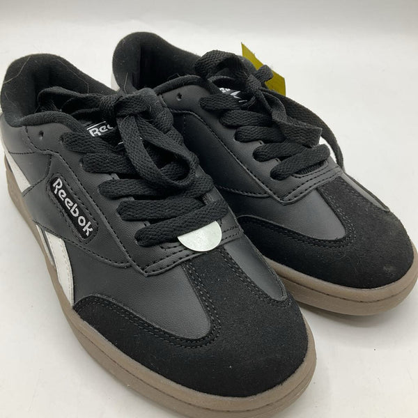Size 1Y: Reebok Black/White Lace-Up Sneakers