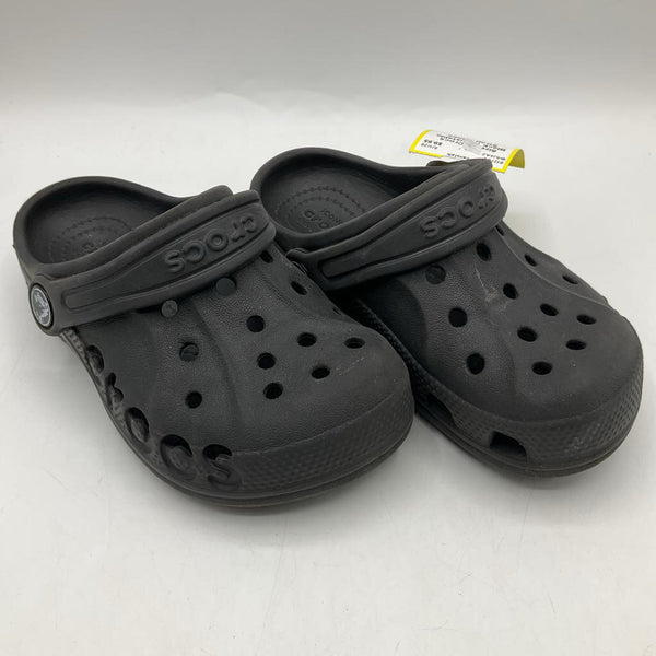 Size 10: Crocs Black Adjustable Strap Shoes