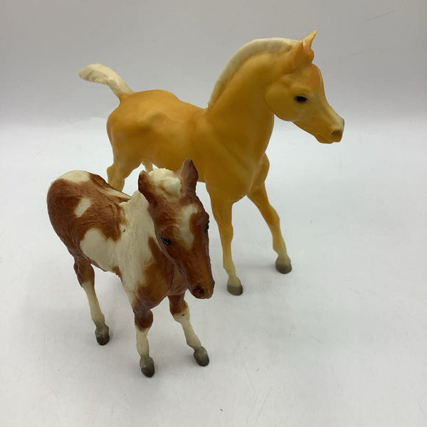 2pc Foal Horse Figures