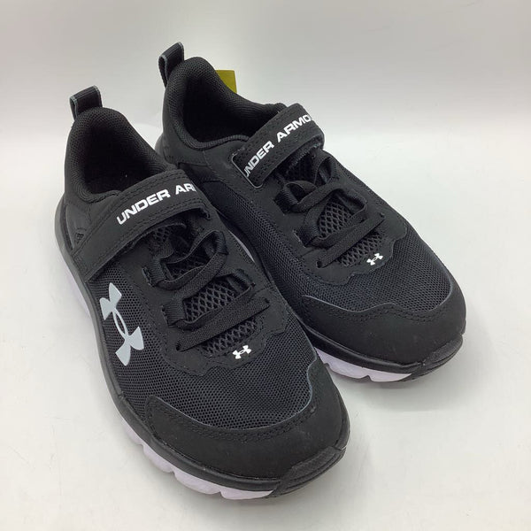 Size 1.5: Under Armour Black Velcro Strap Sneakers