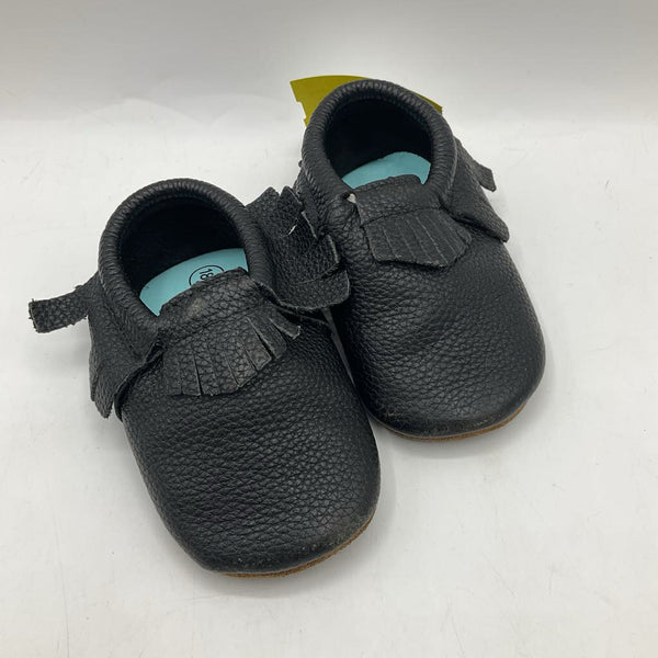 Size 18m: Zutano Black Fringe Soft Sole Shoes