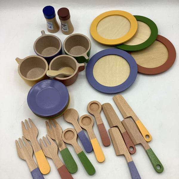 Assorted Wooden Tea Set