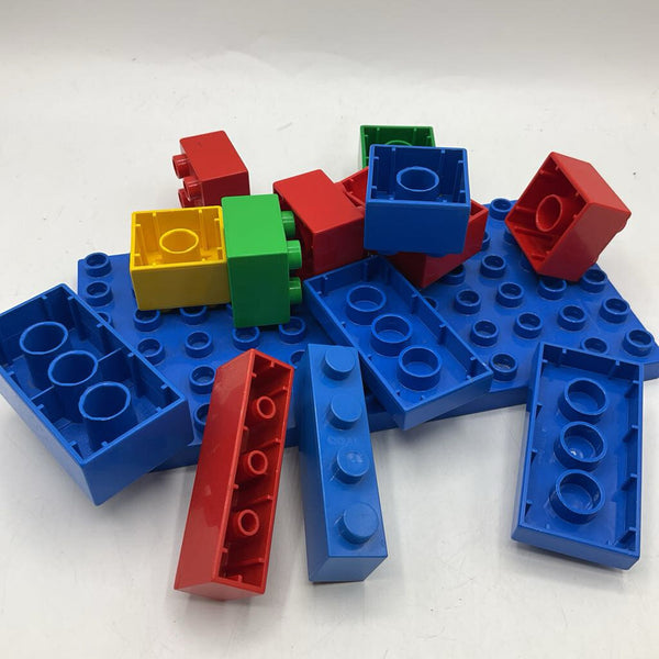 1 Gallon Bag Of Assorted Duplos