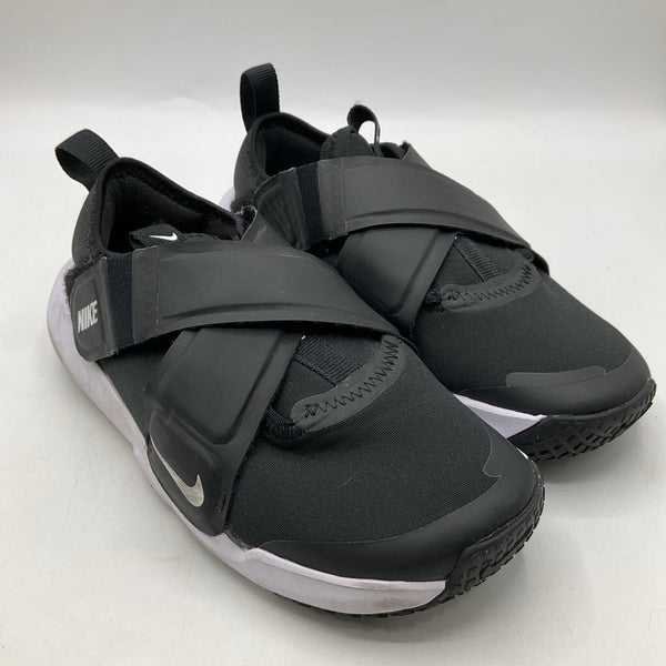 Size 13: Nike Black/White Velcro Strap Sneakers