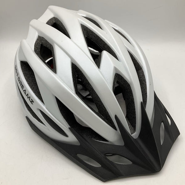 Size M/L: SG Dreamz White/Black Helmet