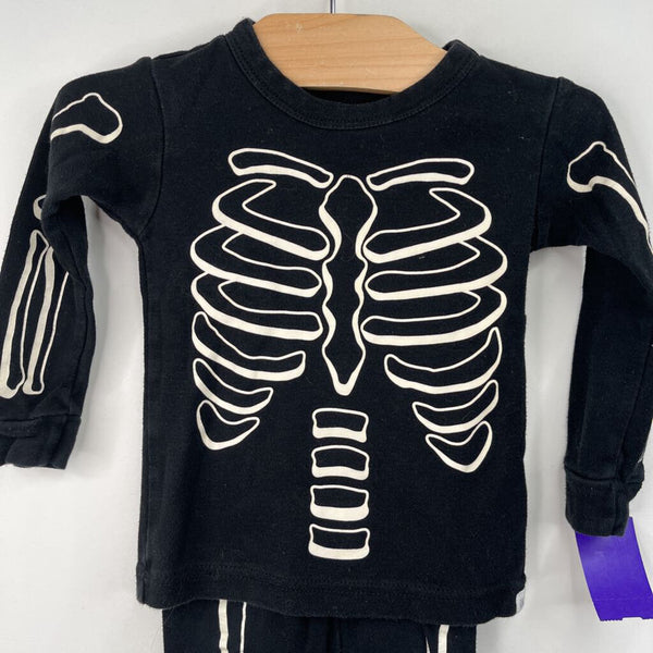 Size 18-24m: Gap Black/White Skeleton Print 2pc PJs