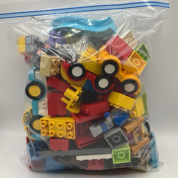 2 Gallon Bag Of Assorted Duplos