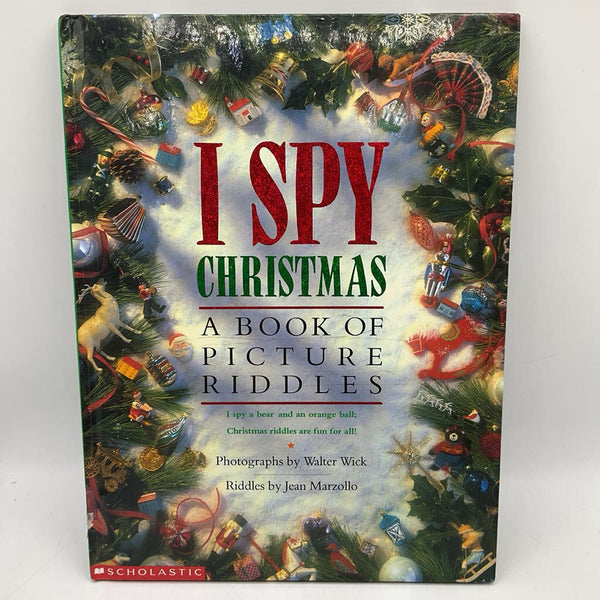 I Spy Christmas A Book Of Picture Riddles (hardcover)